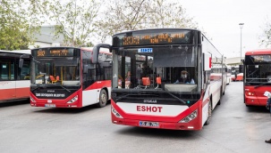 İzmir'de Toplu Ulaşıma Biniş Arttı