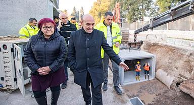 Başkan Soyer Buca'da yağmur suyu ayrıştırma projesini inceledi