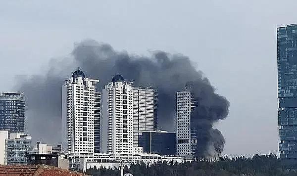 Metrocity'deki yangın kontrol altında