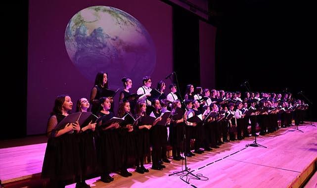 Denizli Çocuk Korosu'ndan muhteşem performans