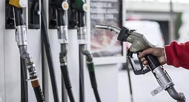 Benzine beklenen zam geldi!