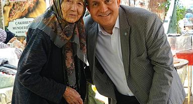 Menderes'in memleketinde İYİ Partili Karakaş'a sevgi seli
