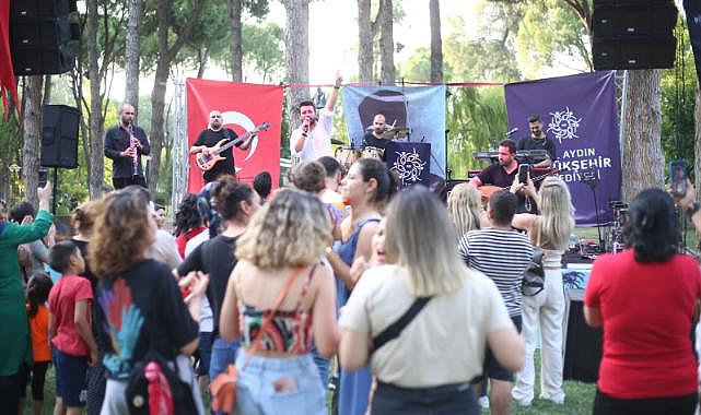Aydın Büyükşehir Belediyesi'nden Nazilli'de Yaz Konseri