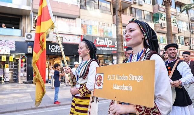 Büyükşehir festivallerde 55 ülkeden 4.375 dansçıyı ağırladı