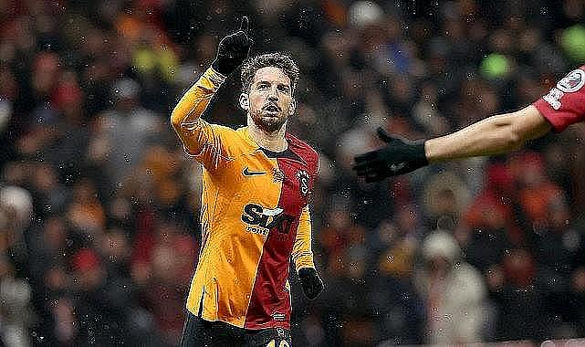 Suudi Arabistan'dan Mertens için sürpriz teklif