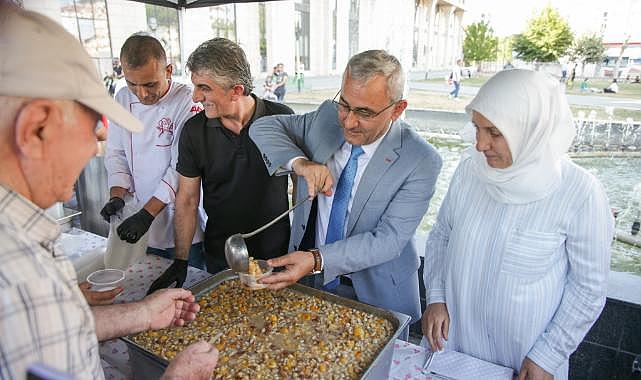 Başkan Işık'tan aşure ikramı