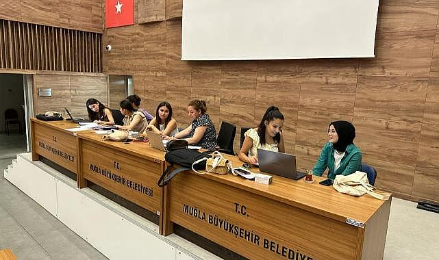 Büyükşehir'den öğrencilere destek