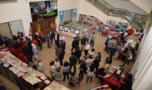 "Cumhuriyetimizin 100. Yılında Engelleri Aşıyoruz" Sergisi Merkezefendi'de açıldı