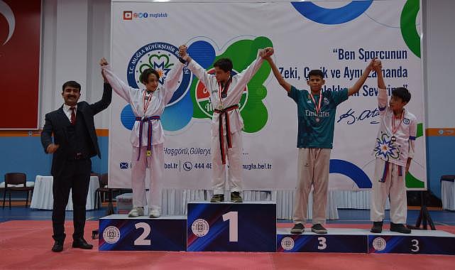 Büyükşehir 100. Yıl 29 Ekim Cumhuriyet Kupası Taekwondo Turnuvası Nefes Kesti