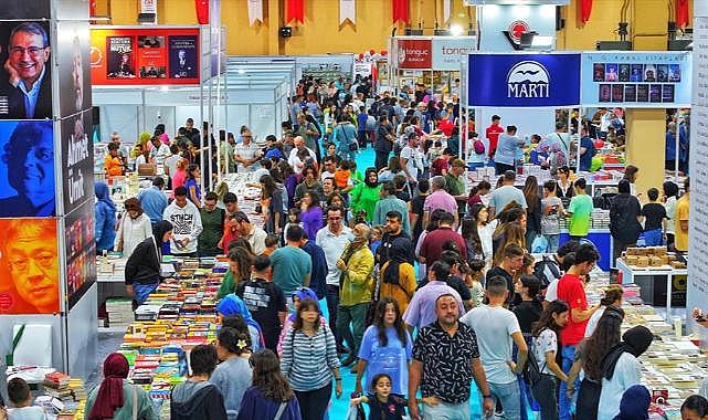 Büyükşehir Kitap Fuarı’nda yazar yağmuru sürüyor