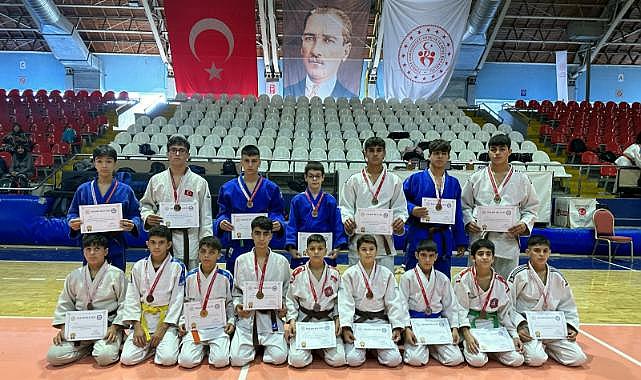 Manisa BBSK'lı judocular turnuvaya damga vurdu