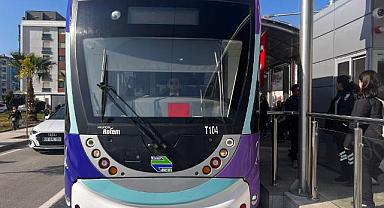 Çiğli Tramvayı "Kırmızı" ve "Mavi" hatla İzmirlilerin hizmetinde