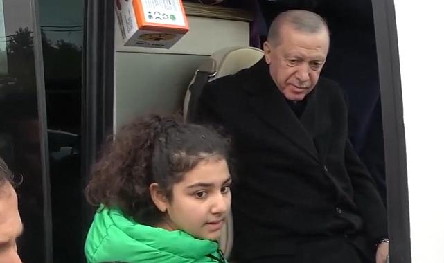 Cumhurbaşkanı Erdoğan'ı görünce ''Evim yok'' diye seslenmişti! O kadınla ilgili valilikten açıklama
