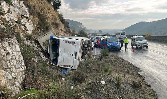 İzmir'de Nergis Festivaline giden yolcu otobüsü Aydın'da devrildi: 23 yaralı