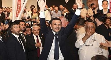 CHP İstanbul İl Başkanı Özgür Çelik ve 25 kişi hakkında siyasi yasak istendi
