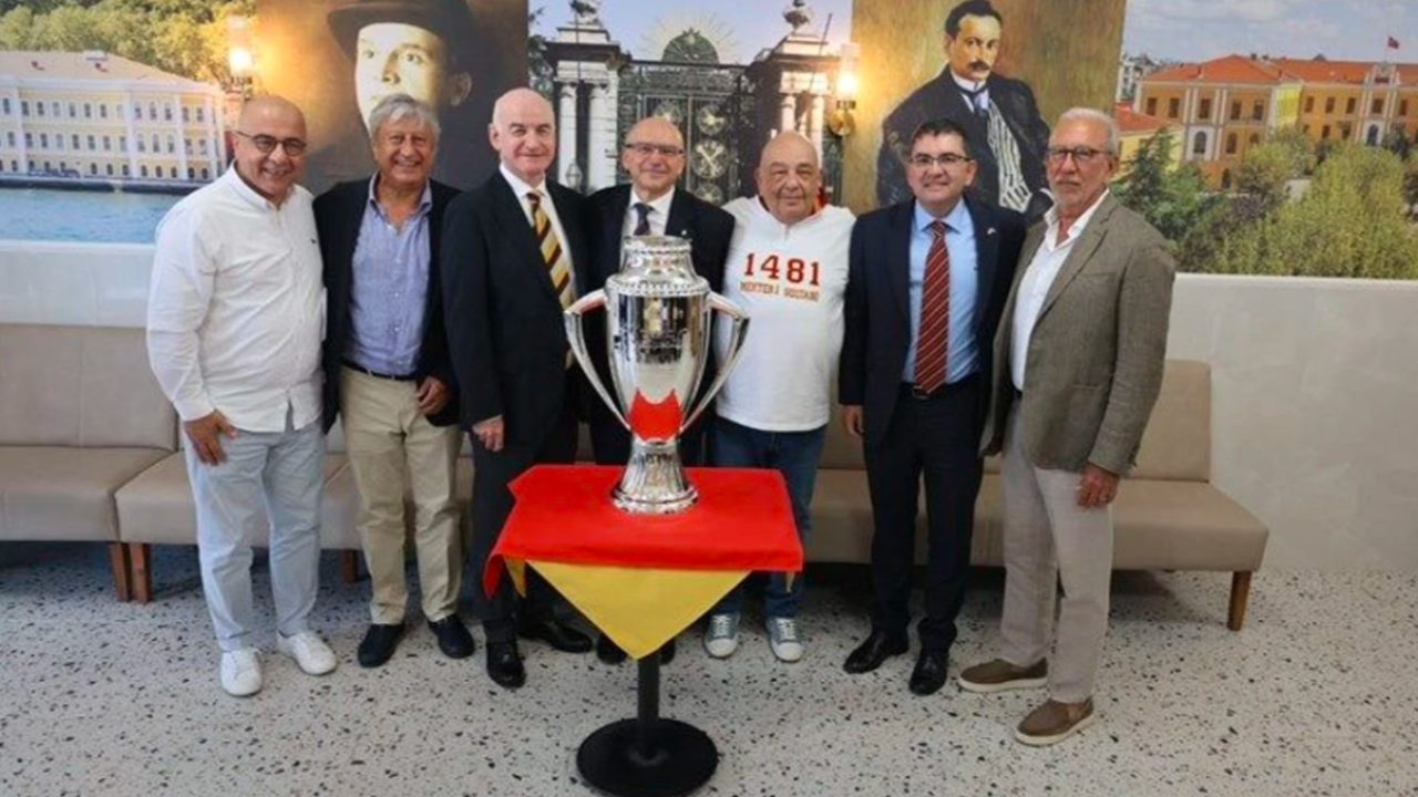 Galatasaraylılar kutlama yaptı… Süper Lig kupası İzmir’e geldi