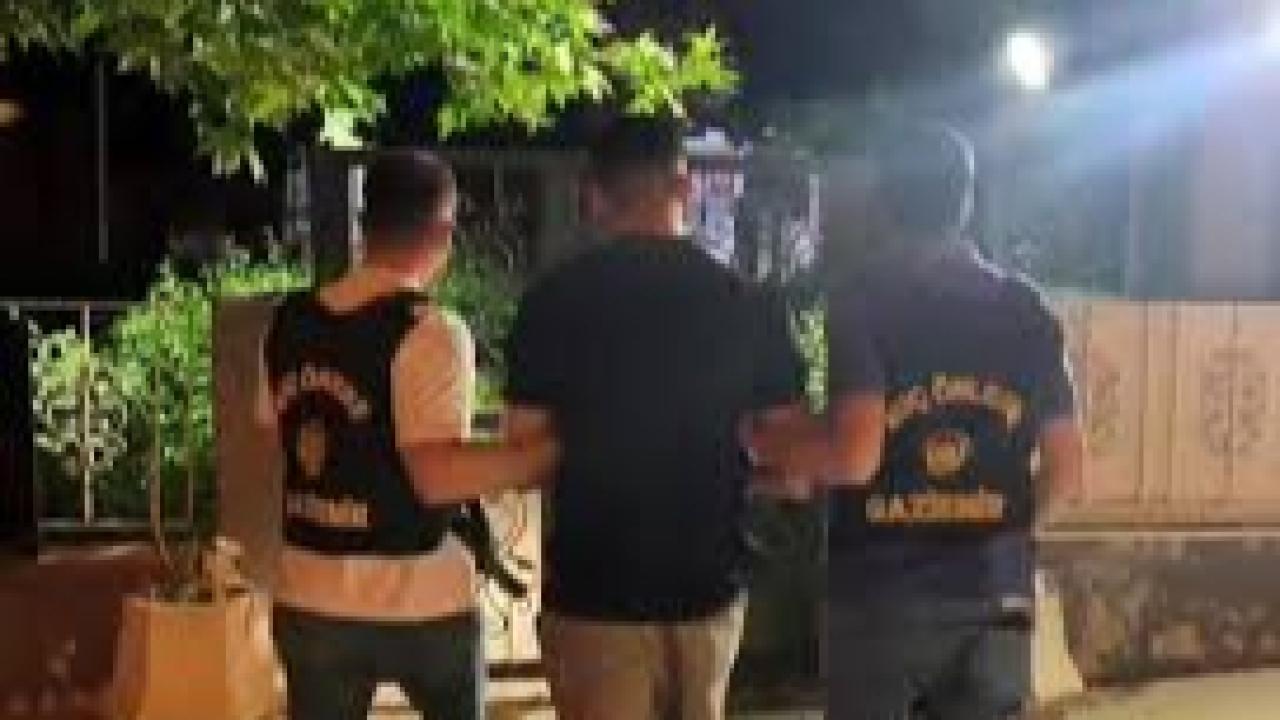 Gaziemir’de 18 Yıl 9 Ay Cezalı Firari Hükümlü Çatı Katında Yakalandı