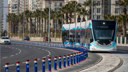 İzmir’de tramvay kazası: Seferler değişti!
