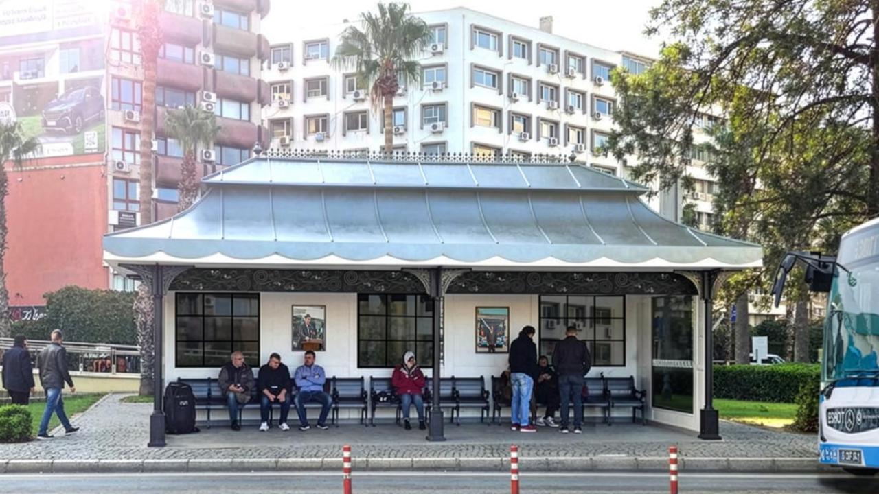 İzmir’in kimliğini yansıtan durak ilgi odağı oldu