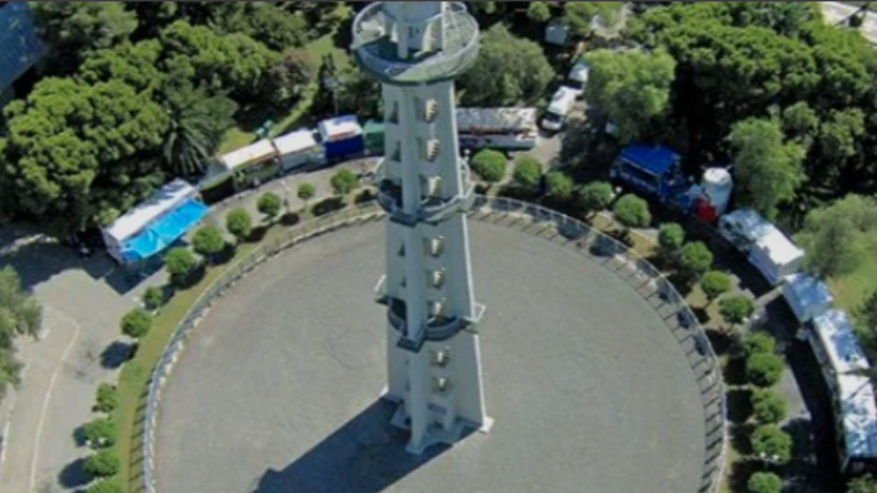 İzmir’in simgelerinden olan Paraşüt Kulesi restore ediliyor