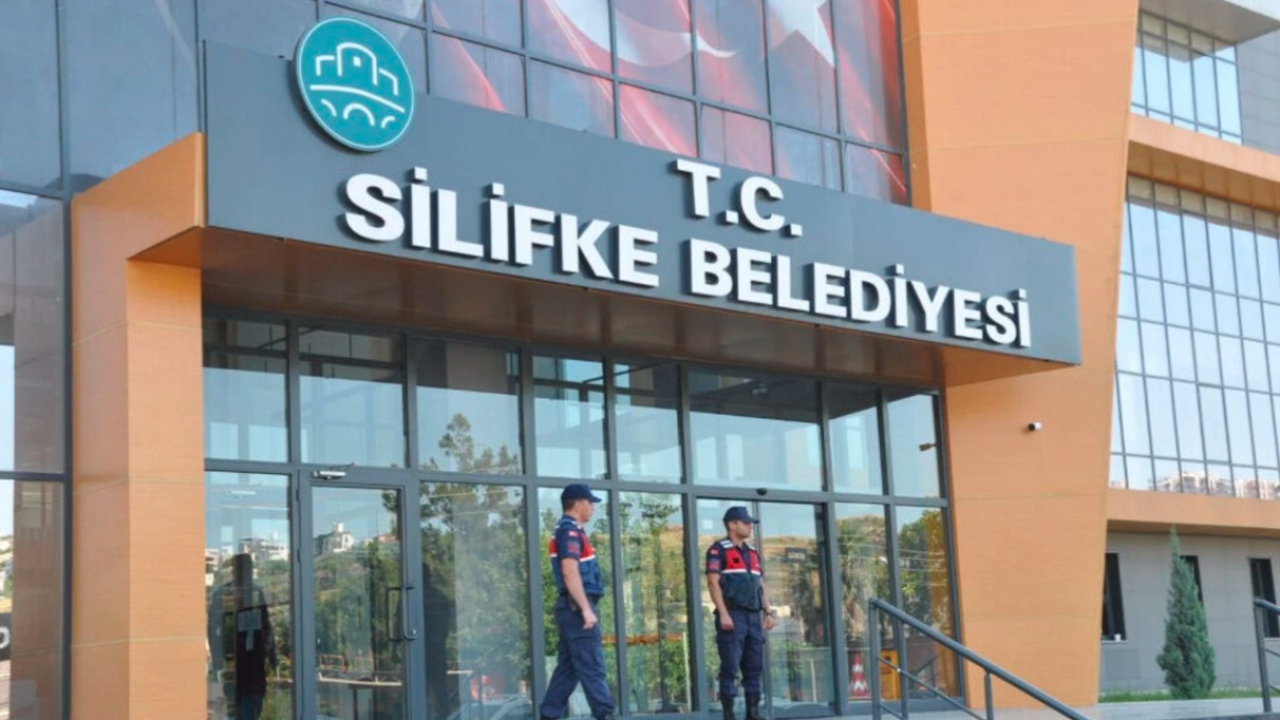 Silifke Belediyesi operasyonu: 19 kişi adliyede
