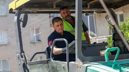 Tugay direksiyonun başına geçti... Çalışmaları yerinde inceledi!