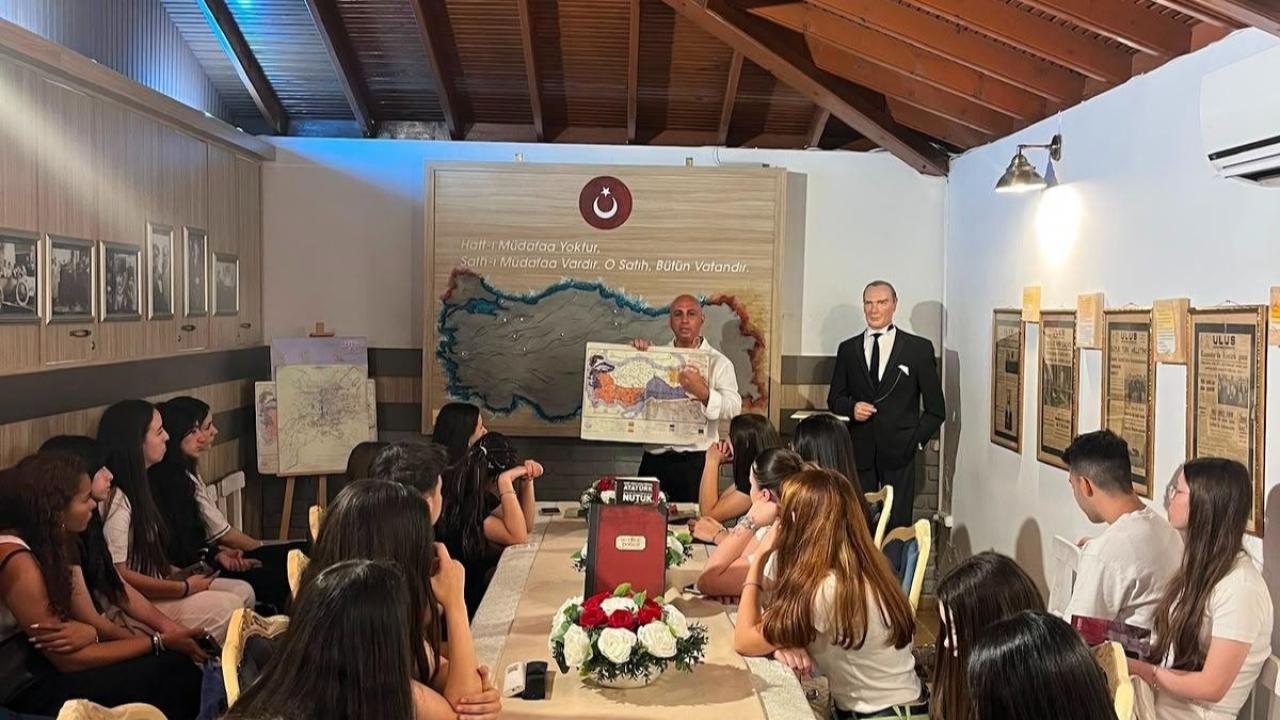 Bin Liseli Genç Müzelerle Buluştu