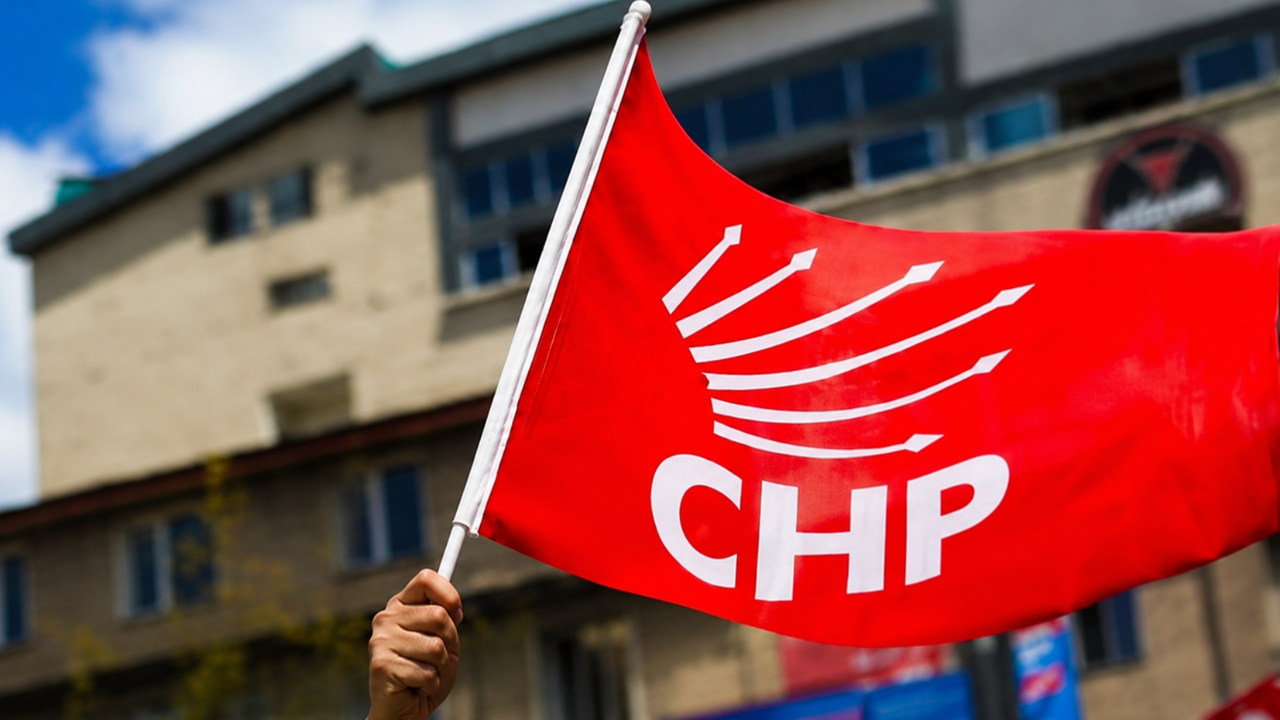 İzmir'de CHP'nin eski ilçe başkanlarından ortak çıkış: "Seçilmiş iradenin yanındayız!"