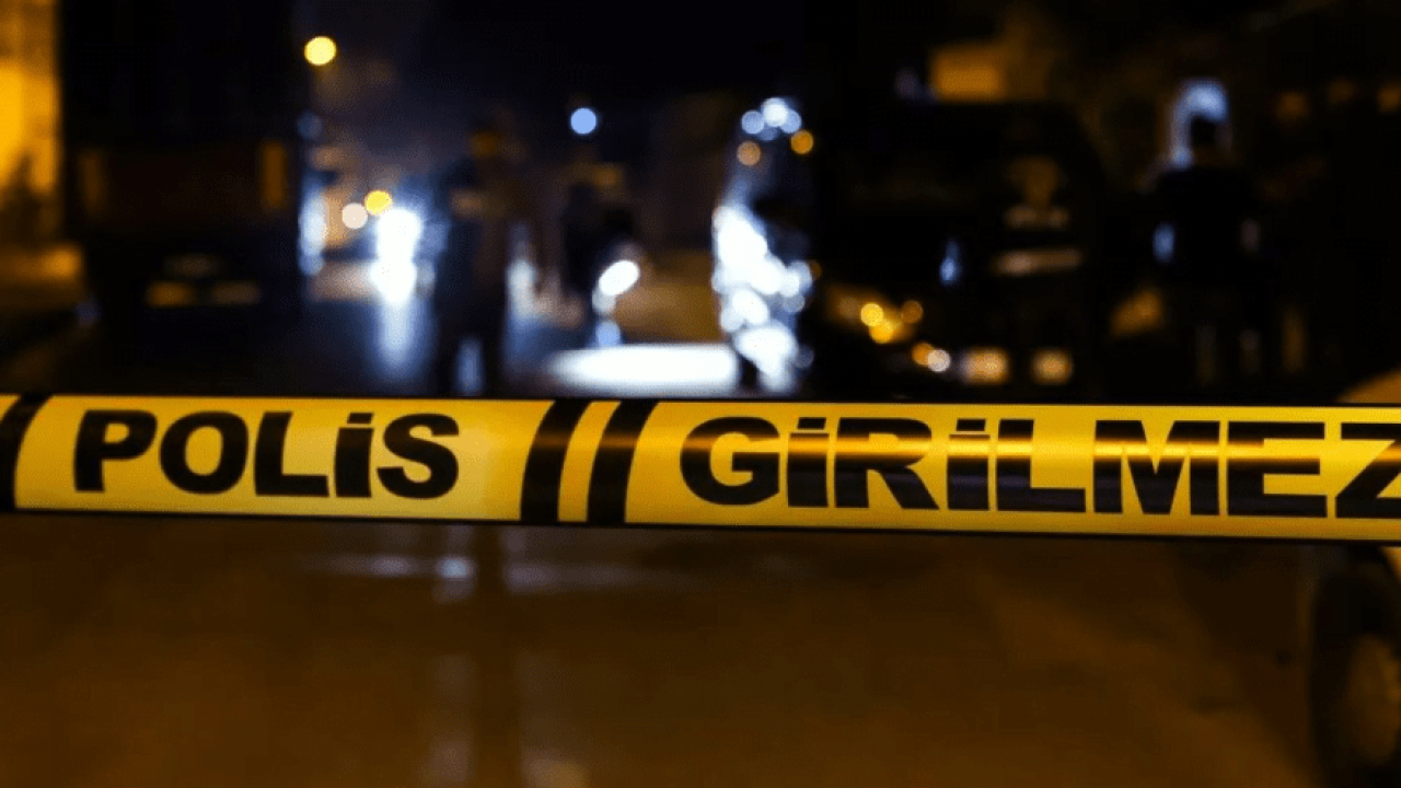 İzmir'de Sokak Ortasında Silahlar Konuştu: 3 Yaralı