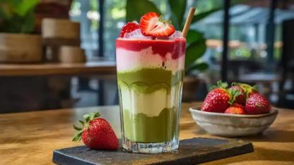Trend İçecek Çilekli Matcha Latte için Pratik Tarif